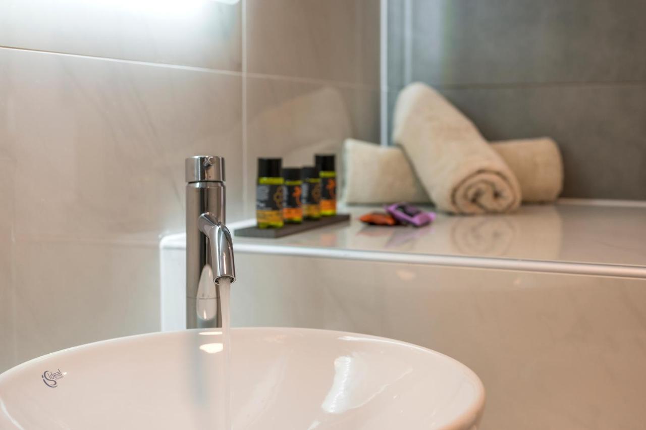 Quarters Luxury Apts Hriszí Aktí Haniá Kültér fotó