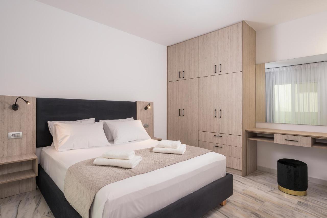 Quarters Luxury Apts Hriszí Aktí Haniá Kültér fotó