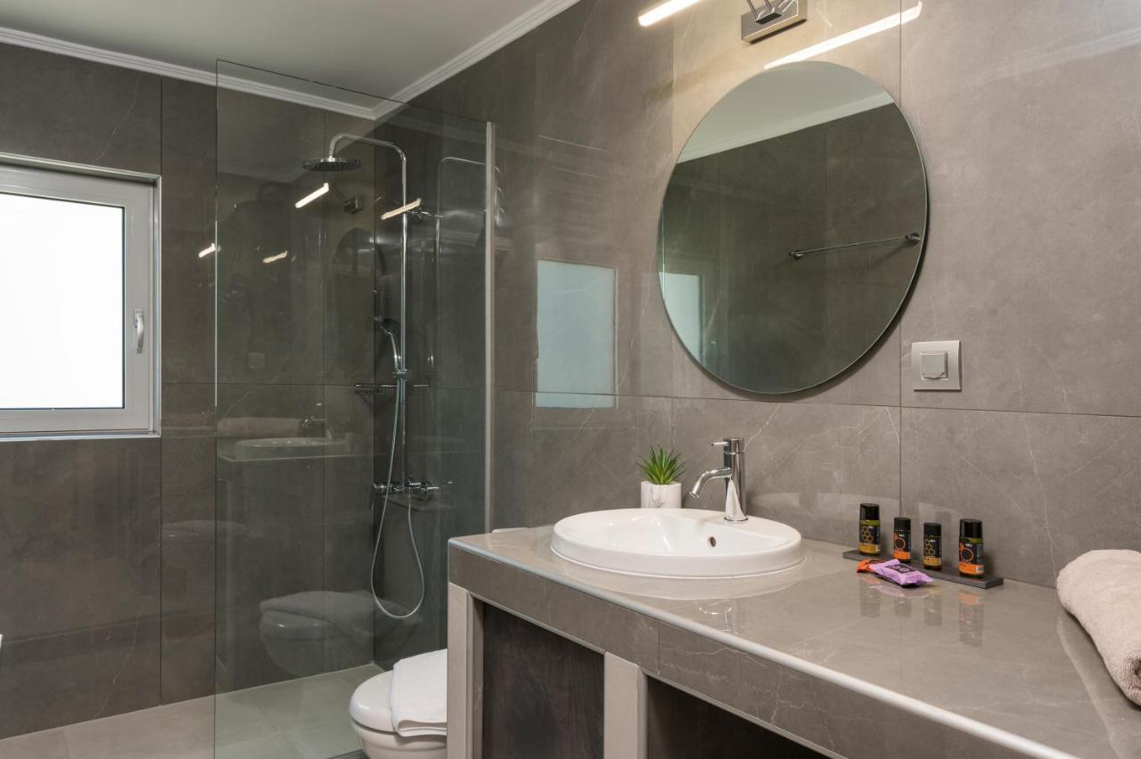 Quarters Luxury Apts Hriszí Aktí Haniá Kültér fotó