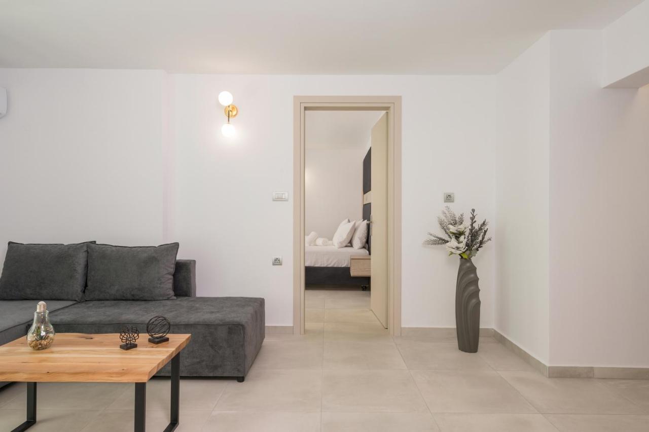 Quarters Luxury Apts Hriszí Aktí Haniá Kültér fotó
