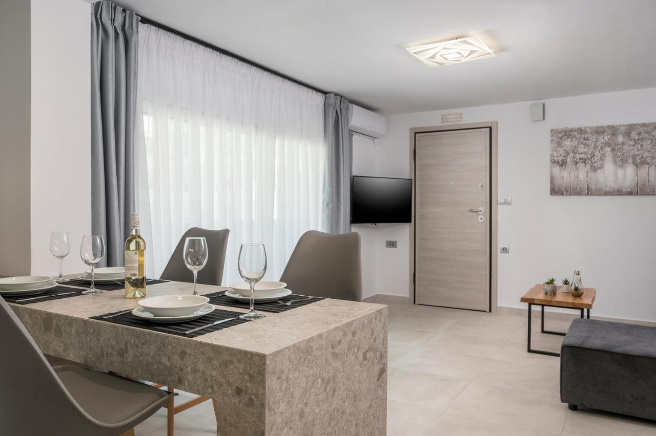 Quarters Luxury Apts Hriszí Aktí Haniá Kültér fotó